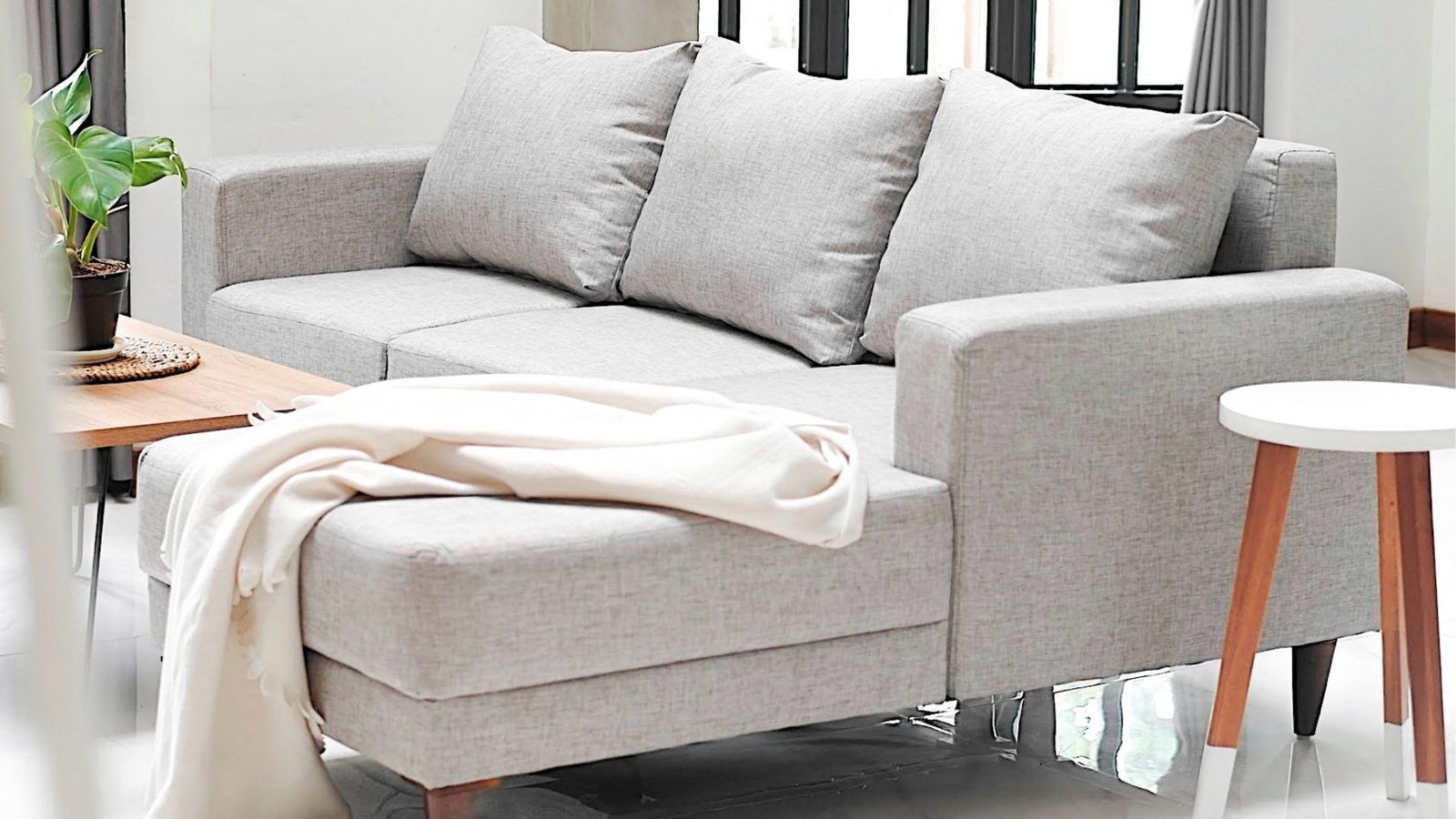 Sofa Minimalis Untuk Ruang Tamu Kecil - Lovise Sofa