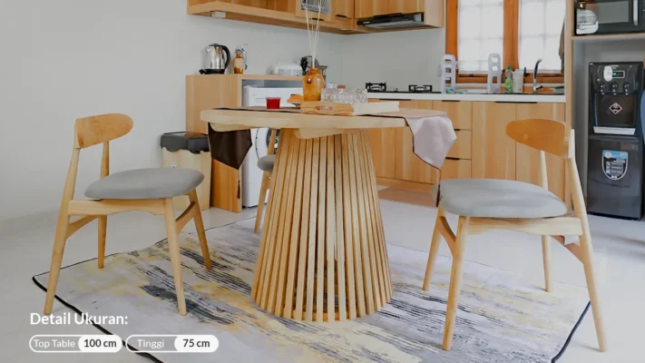 Meja Makan Nayla Lovise