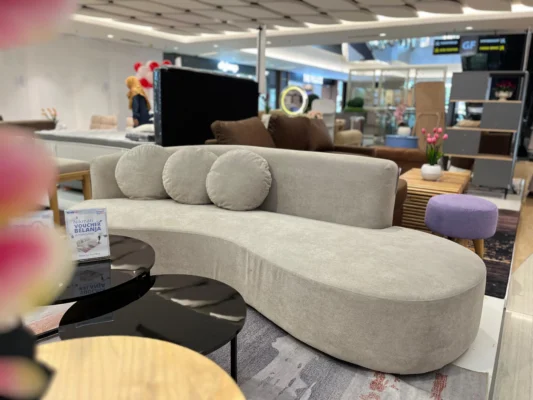 PITCHY DROP NATASHA CHIC MERAYAKAN LOKAL LORA SORAYA LORA MEJA MAKAN GANISHA DEMORE COZY BIANCA COVER Perdana di Solo, Sofa Minimalis Terbaru Lovise Hadir di Homeyfest Vol. 4
